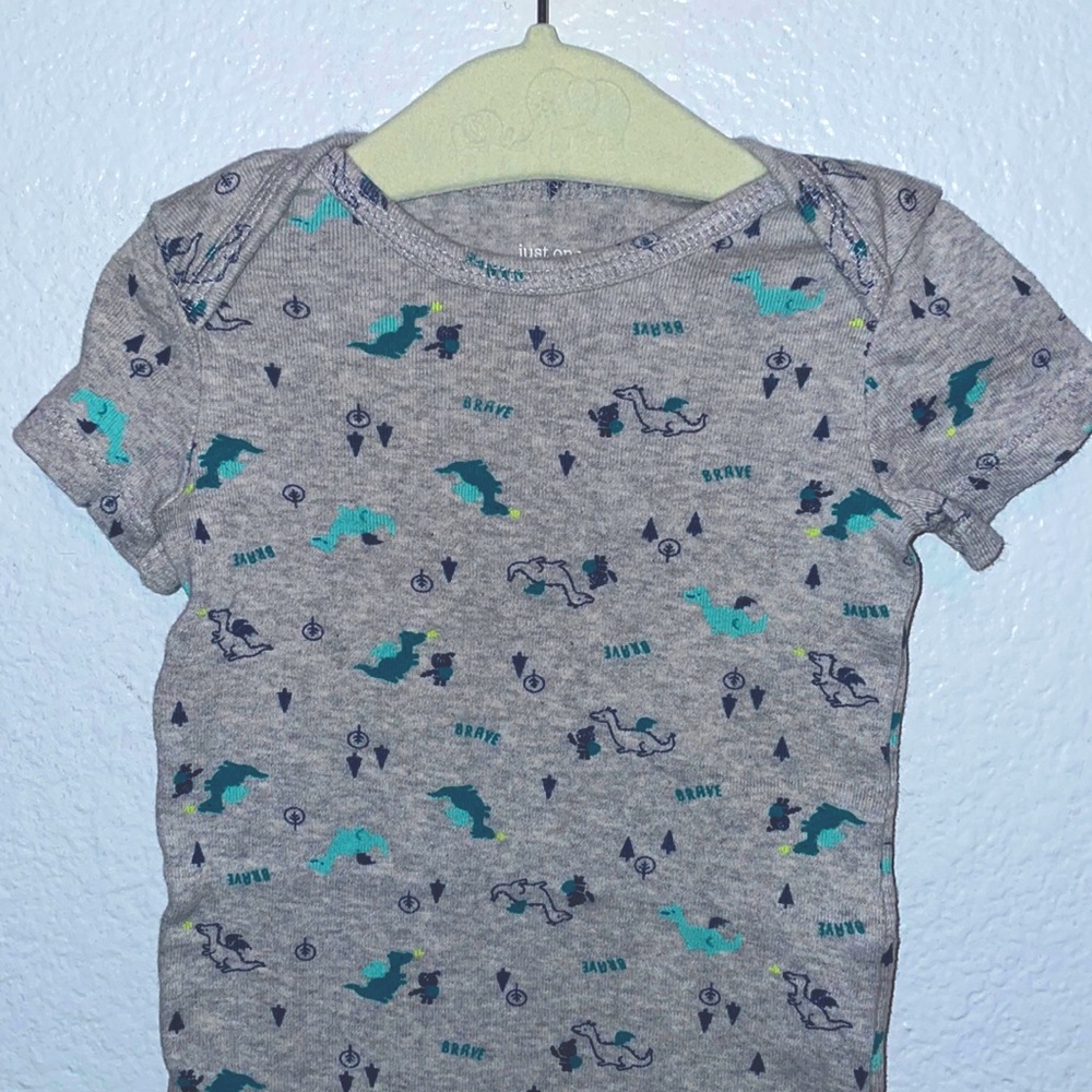 Carter’s (Just One You) 6 month Onesie Short Sleeve Print